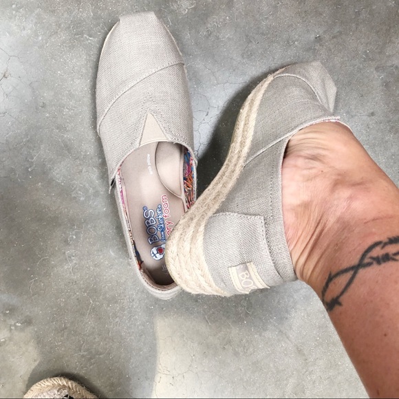 Bob’s by Sketchers Wedge Canvas Shoe - Picture 3 of 8